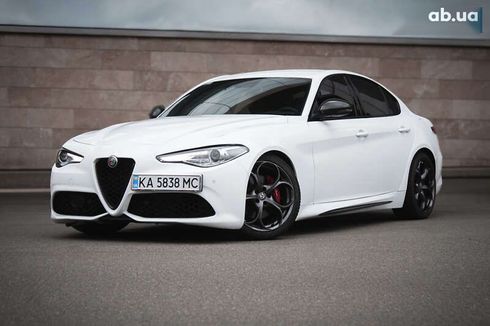 Alfa Romeo Giulia 2019 - фото 6