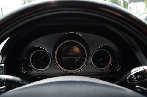 Mercedes-Benz E-Класс 2010 серый - фото 18