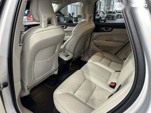 Volvo XC60 2017 - фото 18