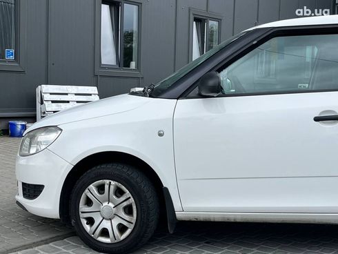 Skoda Fabia 2014 белый - фото 3