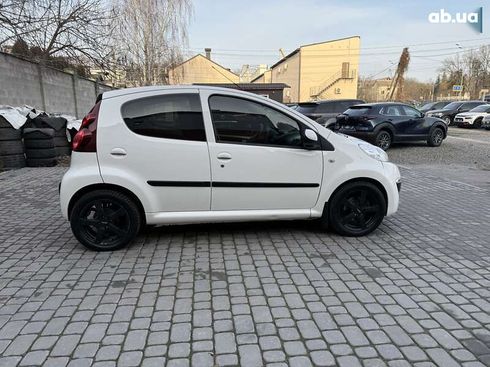 Peugeot 107 2013 - фото 13