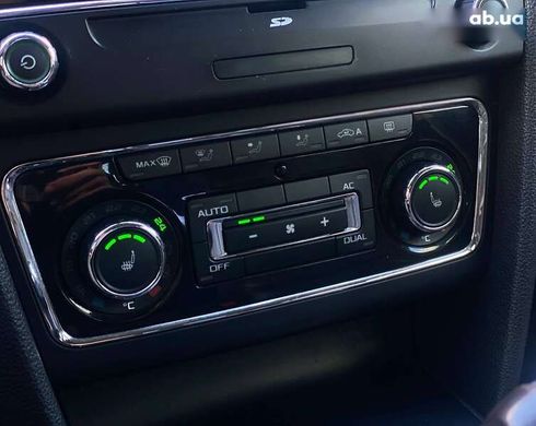 Skoda Superb 2012 - фото 30