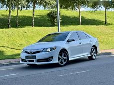 Продаж вживаних Toyota Camry в Київській області - купити на Автобазарі