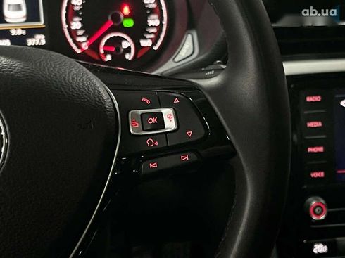 Volkswagen Passat 2020 - фото 25