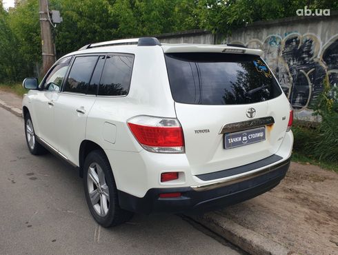 Toyota Highlander 2012 белый - фото 6