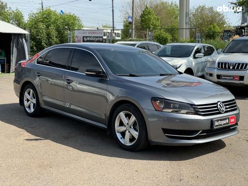 Volkswagen Passat 2015 серый - фото 3