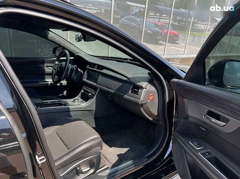 Jaguar XF 2019 - фото 28