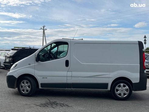 Renault Trafic 2014 белый - фото 12