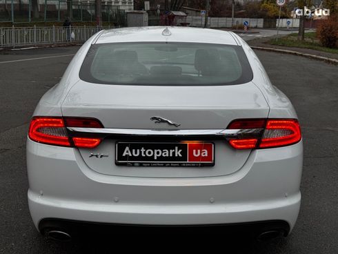 Jaguar XF 2013 белый - фото 15
