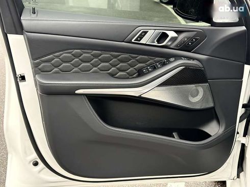 BMW X5 M 2022 - фото 24