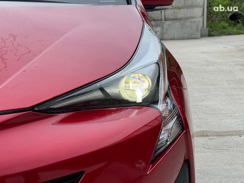 Toyota Prius 2018 красный - фото 23