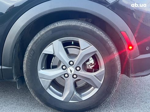 Ford Mustang Mach-E 2023 черный - фото 9