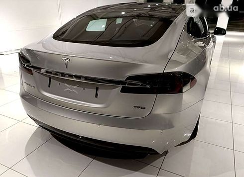 Tesla Model S 2018 - фото 9