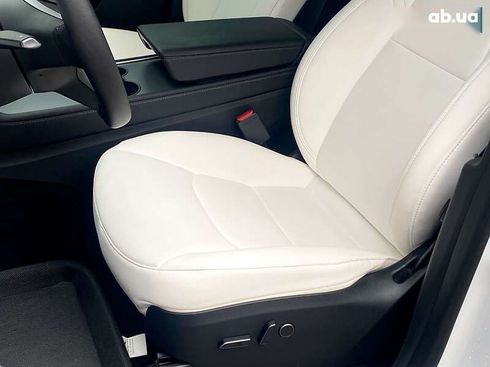 Tesla Model Y 2023 - фото 13