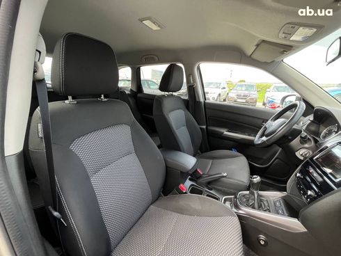 Suzuki Vitara 2019 серый - фото 6
