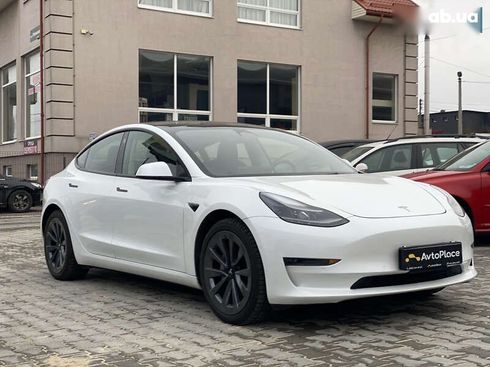 Tesla Model 3 2022 - фото 28