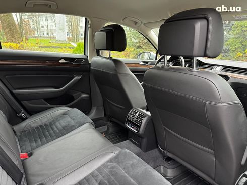 Volkswagen Passat 2018 серый - фото 67