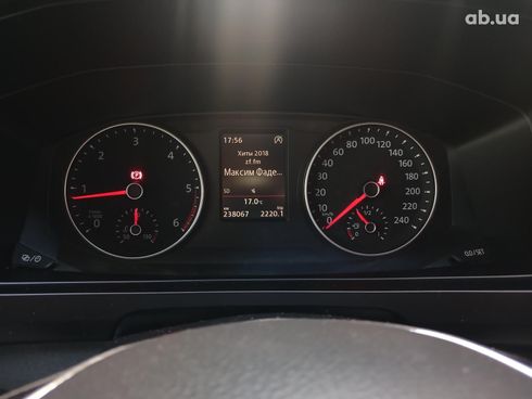 Volkswagen Caravelle 2017 синий - фото 14