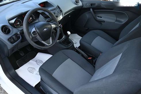 Ford Fiesta 2010 - фото 17