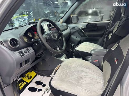 Toyota RAV4 2002 - фото 11