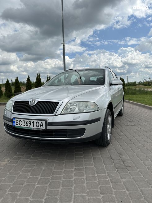 Skoda Octavia 2005 серебристый - фото 5