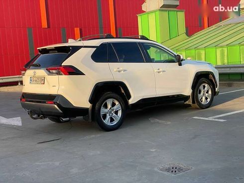 Toyota RAV4 2020 - фото 12