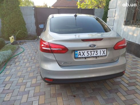 Ford Focus 2015 - фото 14