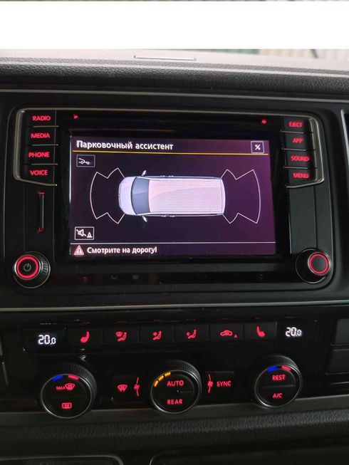 Volkswagen Multivan 2018 бежевый - фото 17