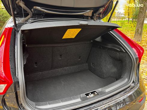 Volvo V40 2015 черный - фото 26
