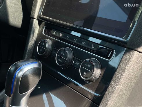 Volkswagen e-Golf 2018 черный - фото 34