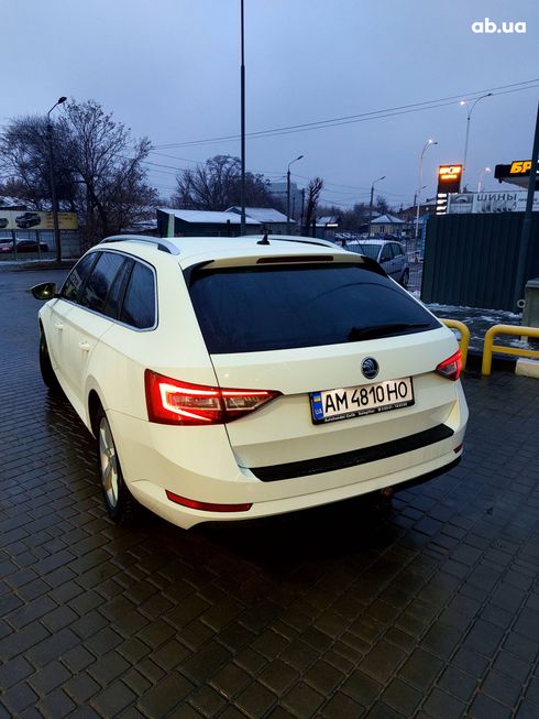 Skoda Superb 2016 белый - фото 14
