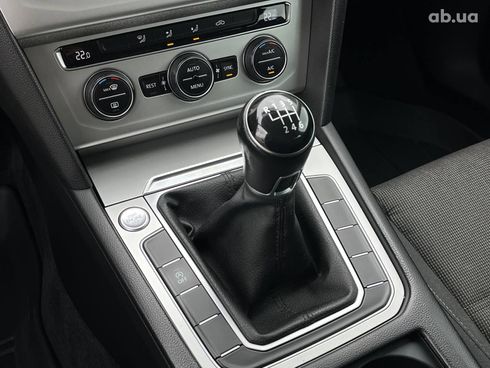 Volkswagen passat b8 2016 белый - фото 39