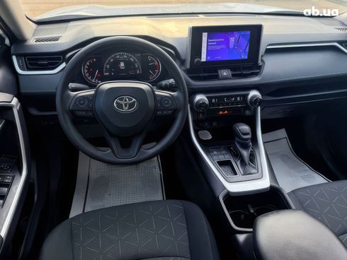 Toyota RAV4 2022 белый - фото 7