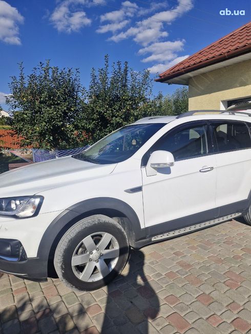 Chevrolet Captiva 2016 белый - фото 8