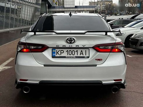Toyota Camry 2021 - фото 6