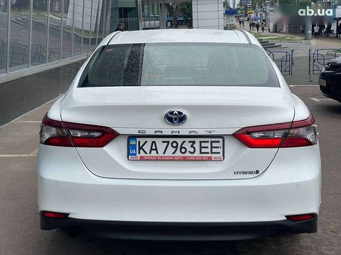 Toyota Camry 2021 - фото 6
