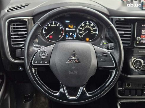 Mitsubishi Outlander 2017 - фото 22