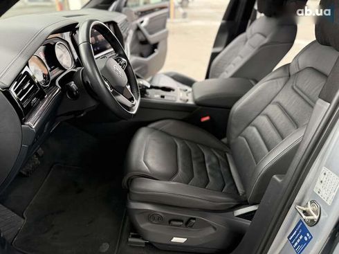 Volkswagen Touareg 2022 - фото 26