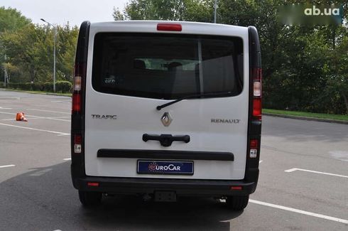 Renault Trafic 2019 - фото 21