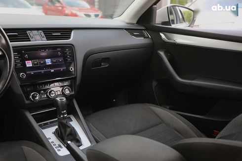 Skoda Octavia 2018 - фото 11