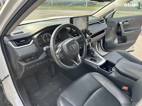 Toyota RAV4 2023 - фото 20