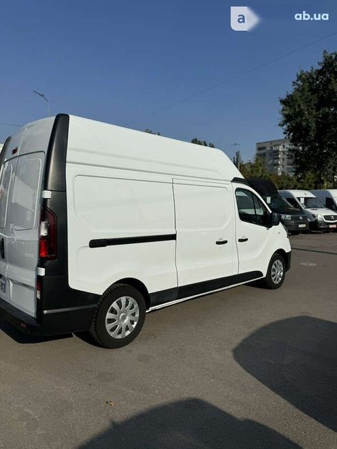 Renault Trafic 2021 - фото 10