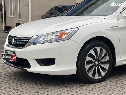 Honda Accord 2015 белый - фото 4