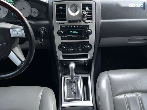 Chrysler 300C 2005 - фото 12