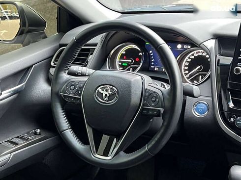 Toyota Camry 2023 - фото 17