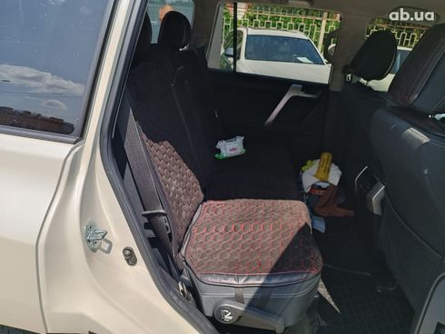 Toyota Land Cruiser Prado 2021 белый - фото 34