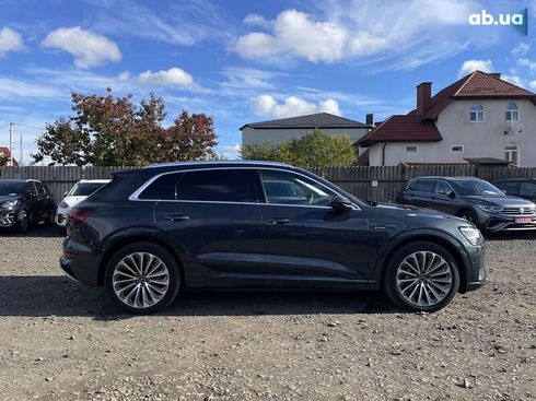 Audi E-Tron 2022 - фото 8