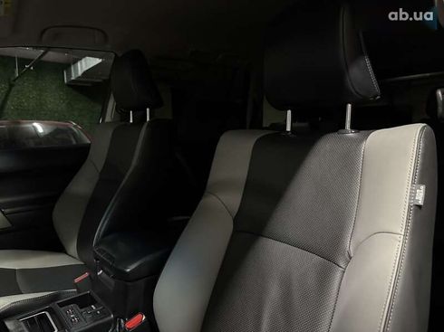 Toyota Land Cruiser Prado 2023 - фото 26
