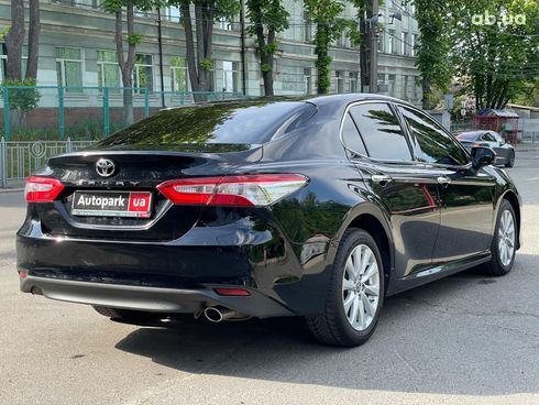 Toyota Camry 2017 черный - фото 10