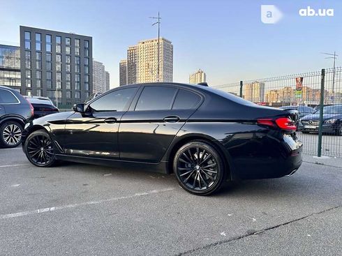 BMW 5 серия 2021 - фото 24